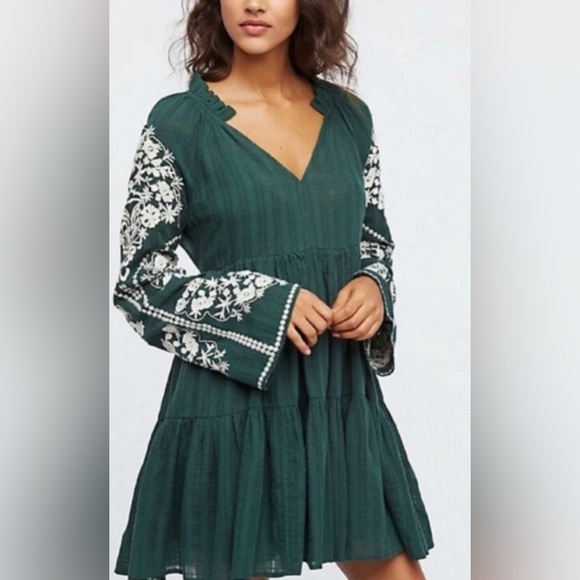 FREE PEOPLE Emerald City Embroidered Tiered long sleeve dress Sz Medium - Picture 3 of 8